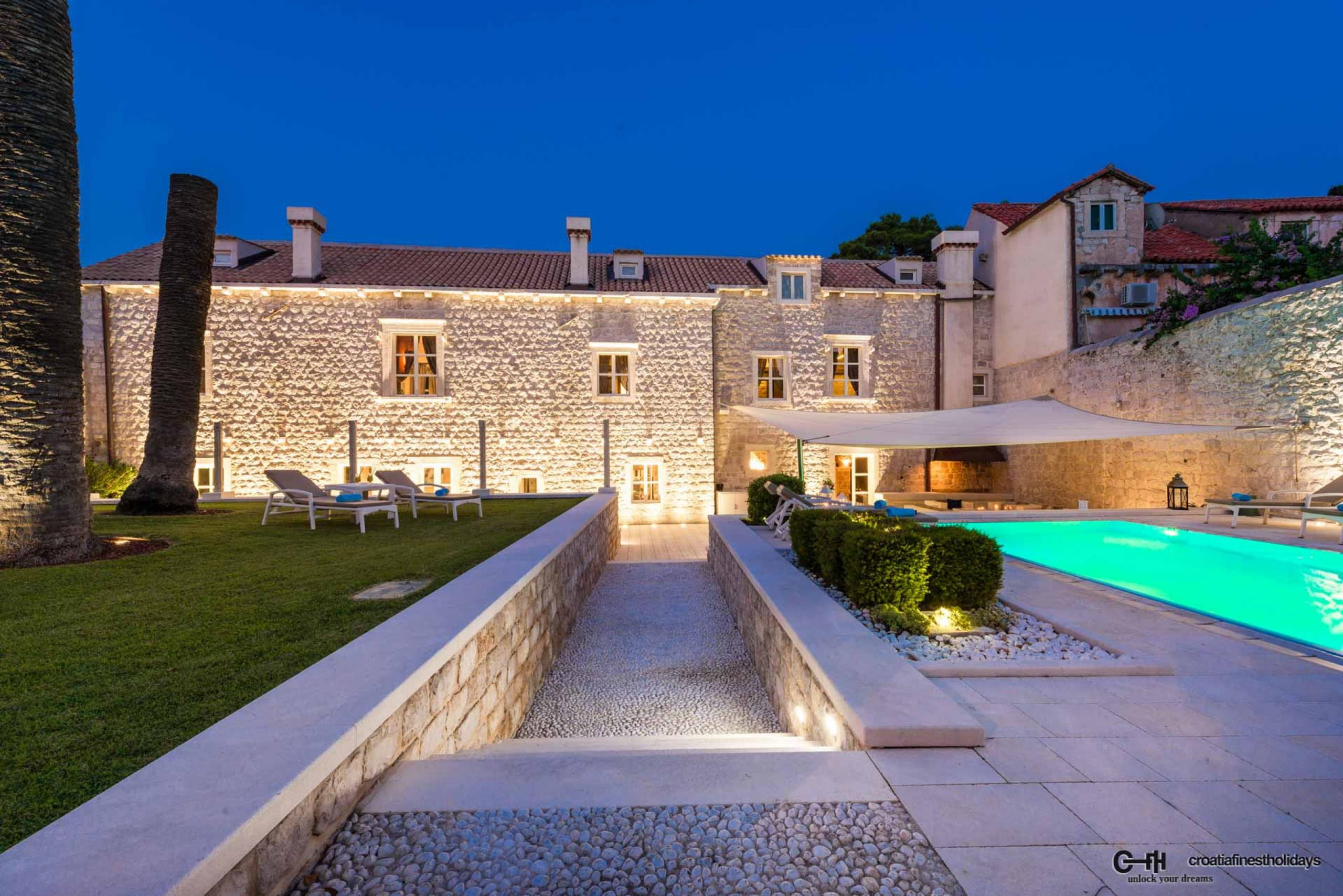 Villa Exclusive Castello is an exceptional private estate with 6 bedrooms