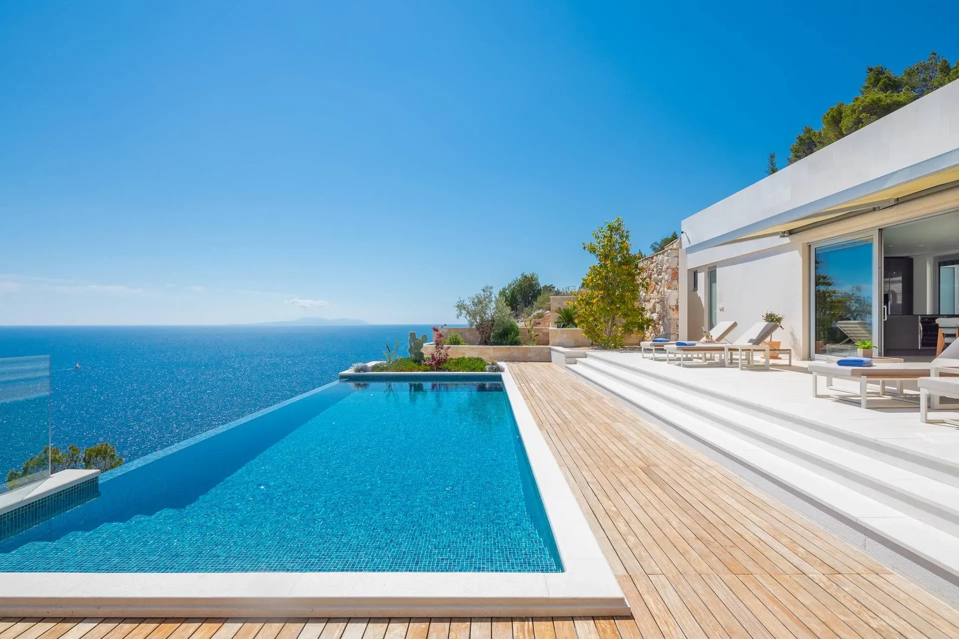 Villa Andromeda by Croatia Finest Holidays - modern villa with swimming pool on island Hvar