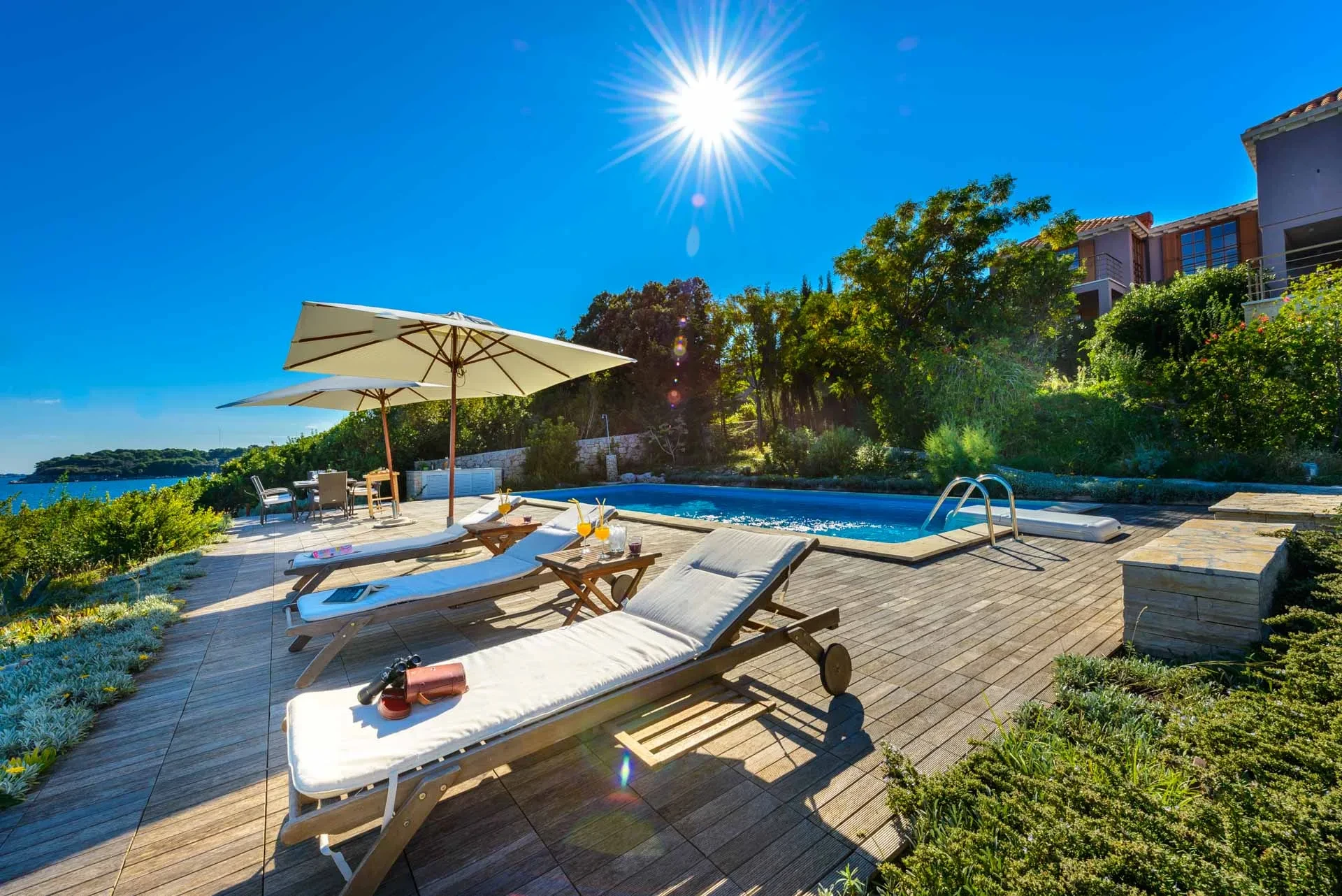 Luxury Villa Calamota with private pool by the sea near Dubrovnik