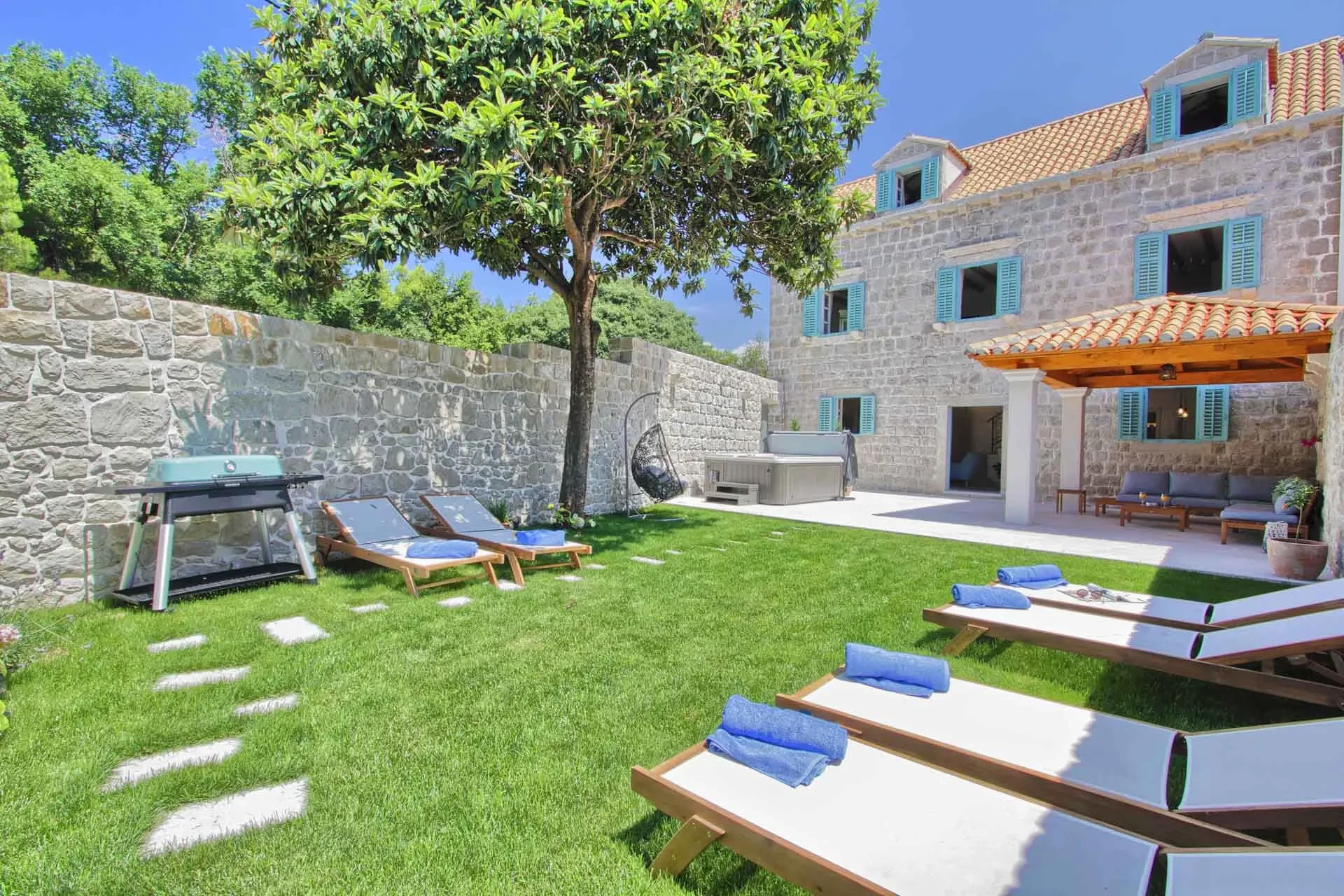 Heritage villa Aureola by Croatia Finest Holidays - luxury villa with jacuzzi in Cavtat near Dubrovnik