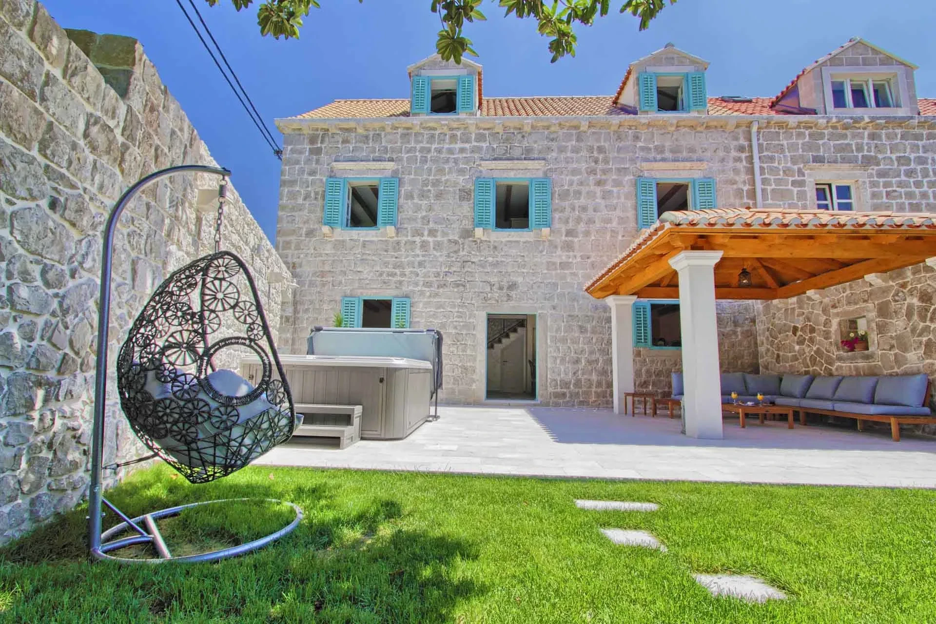 Heritage villa Aureola by Croatia Finest Holidays - luxury villa with jacuzzi in Cavtat near Dubrovnik