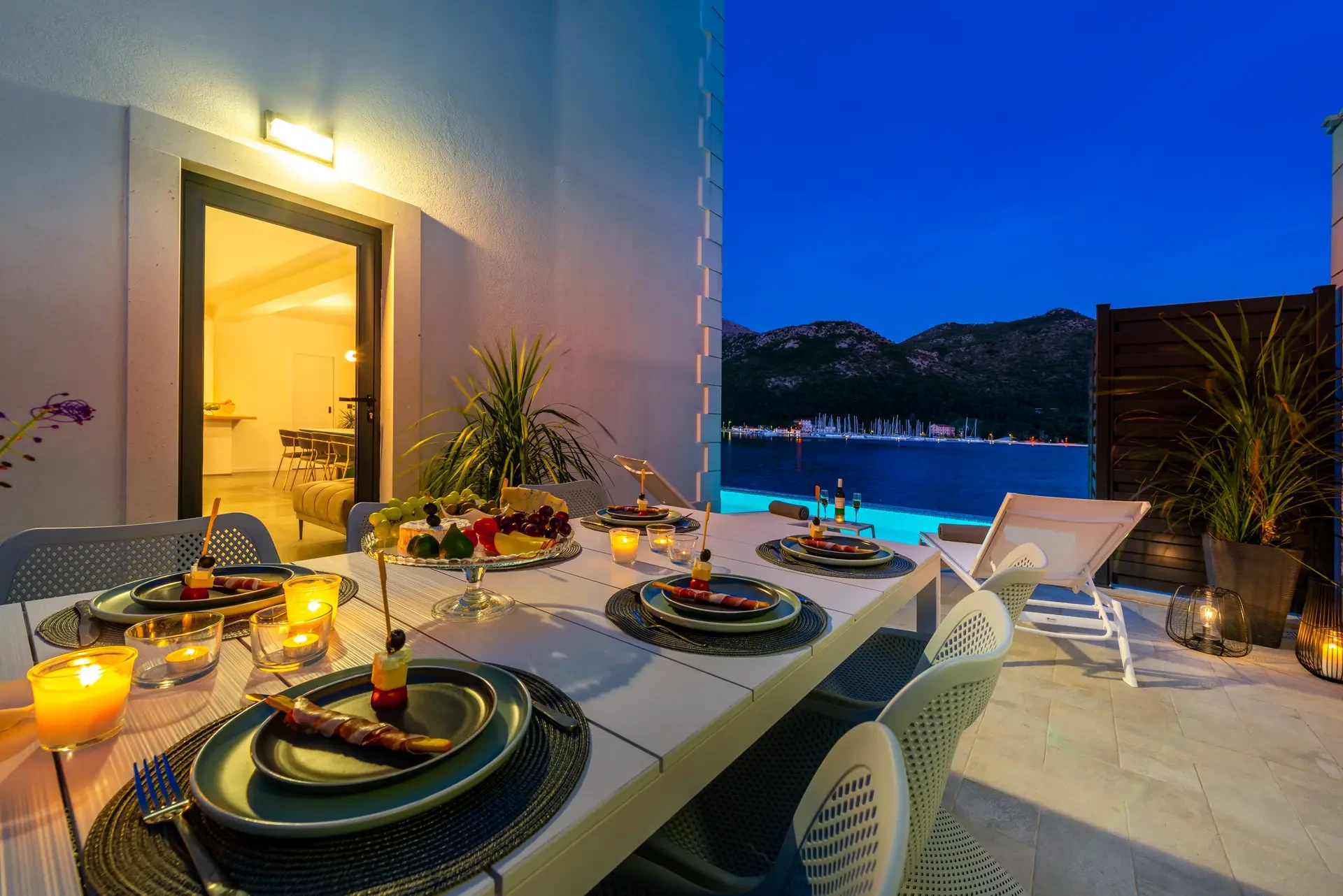 Villa Demoiselle by Croatia Finest Holidays - modern villa by the sea with pool near Dubrovnik