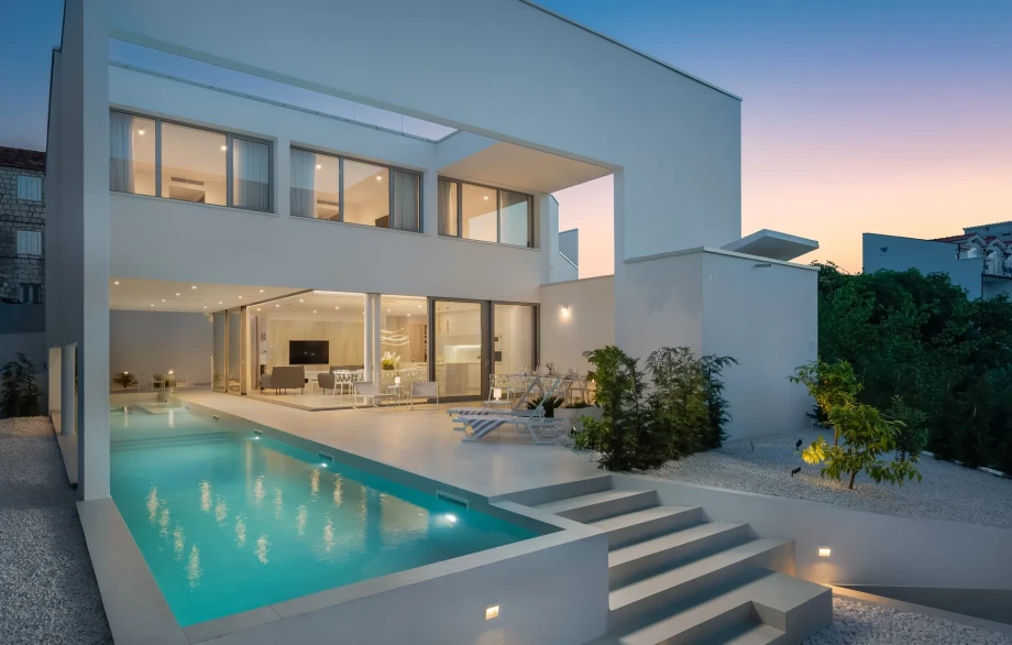 Villa Dolce by Croatia Finest Holidays – contemporary design villa with heated pool and jacuzzi on roof top terrace