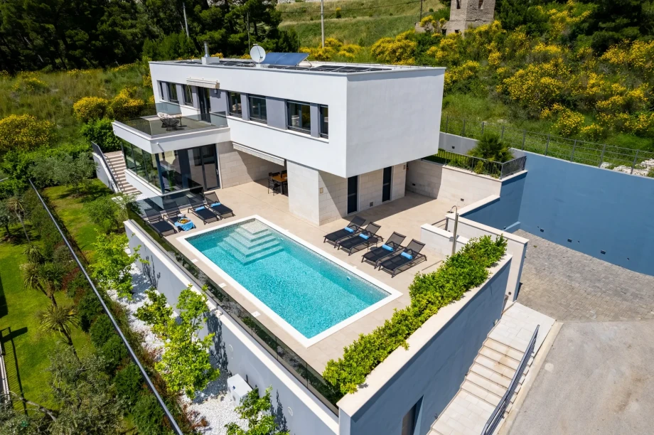 Villa Fortica by Croatia Finest Holidays - waterfront luxury villa with outdoor swimming pool in Omis near Split