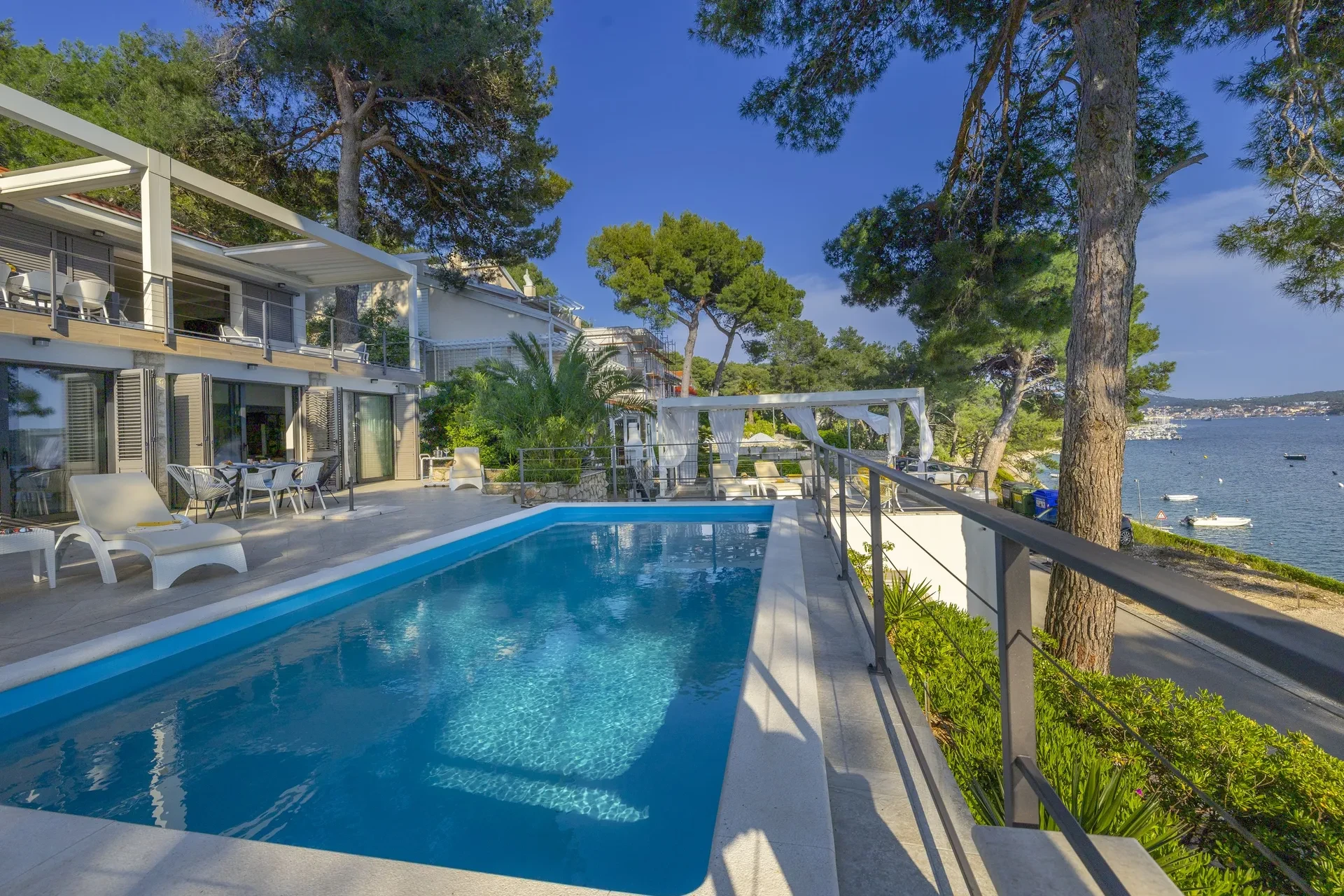 Villa Hana by Croatia Finest Holidays - waterfront villa with swimming pool on Mali Losinj