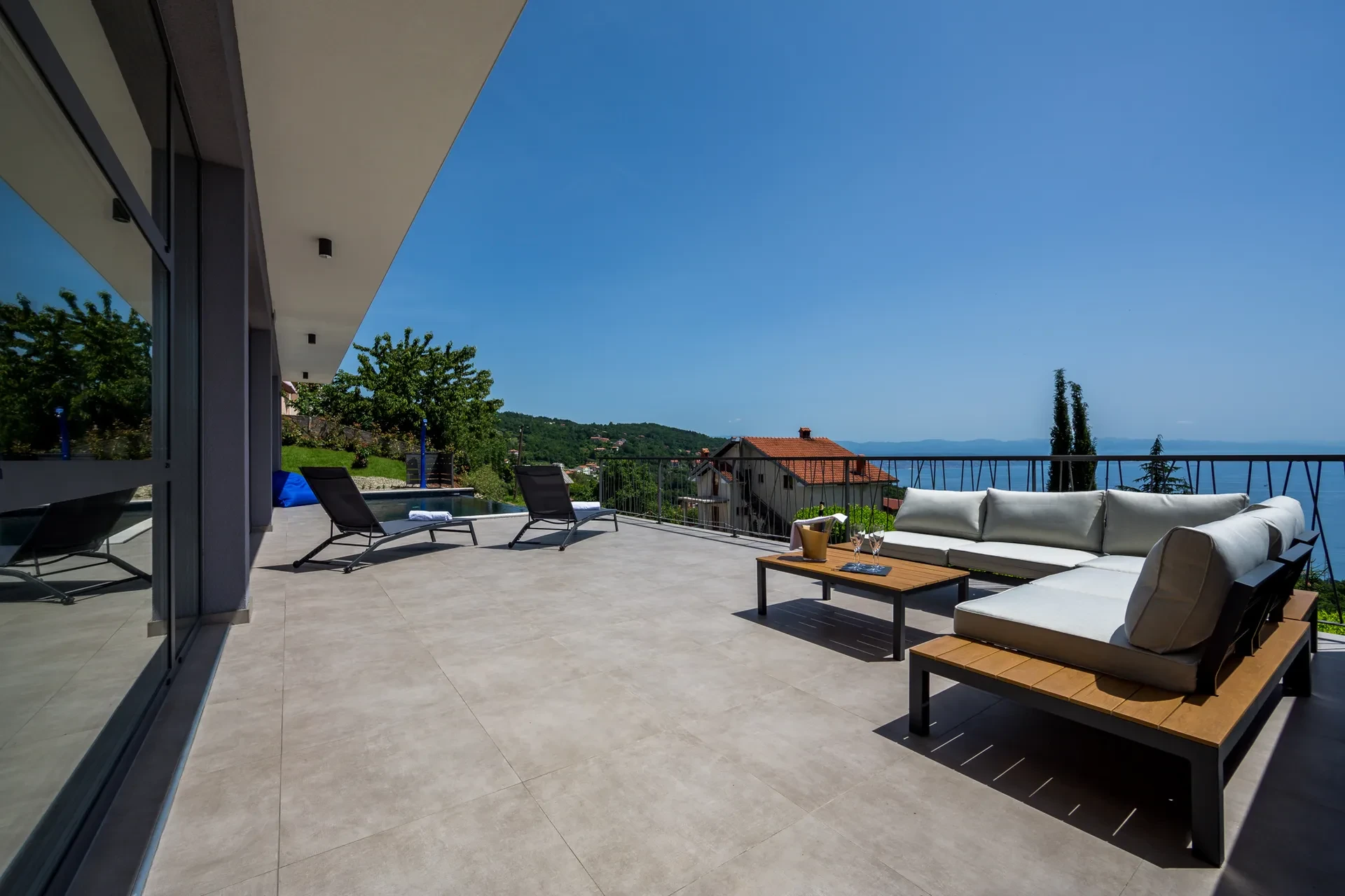 Villa La Vista by Croatia Finest Holidays - luxury villa with outdoor swimming pool, jacuzzi and sauna in Istra