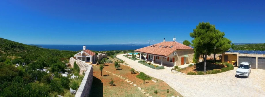 Luxury country house that elegantly combines sophistication with breathtaking sea views