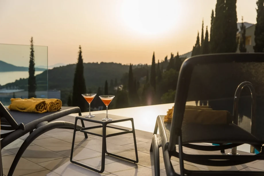 Villa Rea by Croatia Finest Holidays - luxury villa with swimming pool and gym near Dubrovnik
