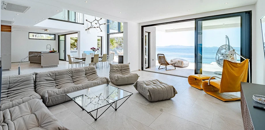 Villa S