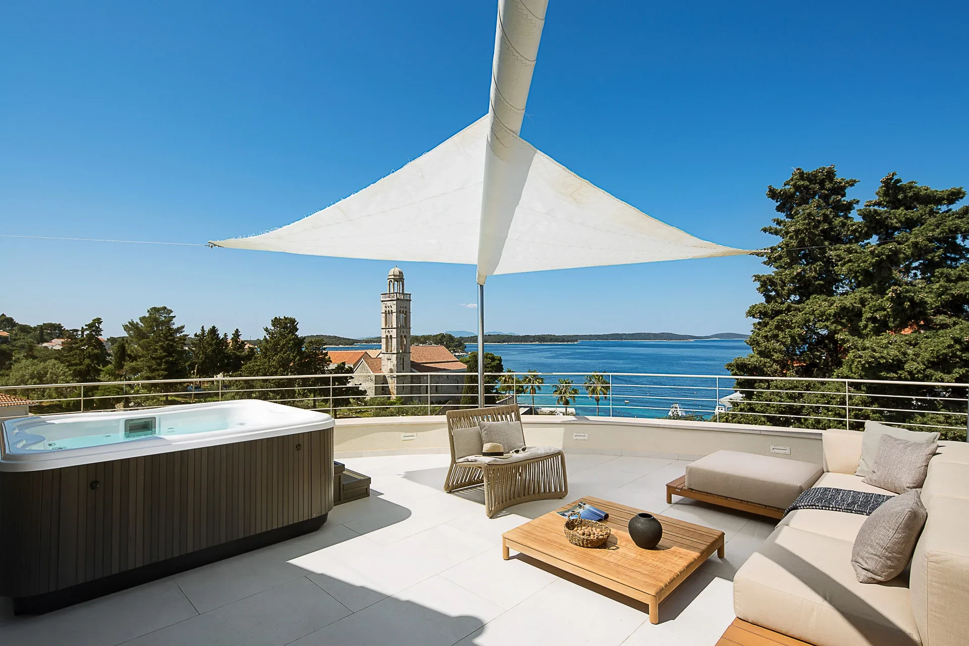 Villa Teodora by Croatia Finest Holidays – luxury villa with swimming pool, fitness room and jacuzzi – island Hvar