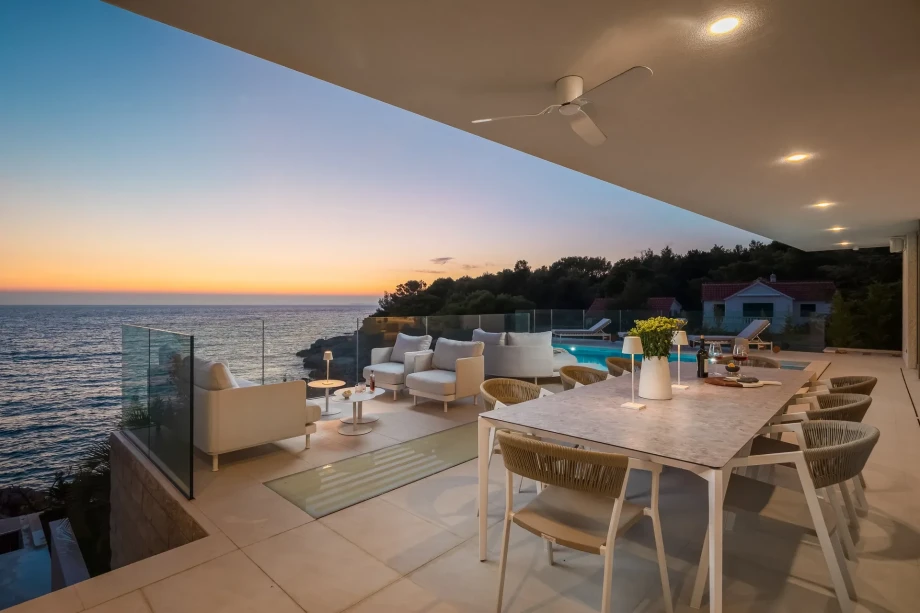 Villa White Pearl by Croatia Finest Holidays - luxury villa with outdoor swimming pool and gym in Primosten