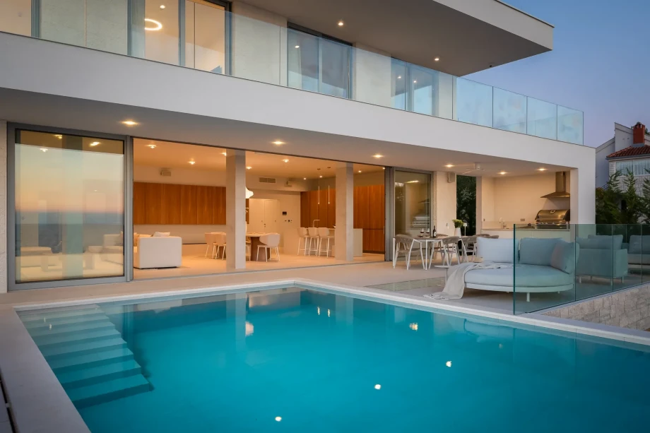 Villa White Pearl by Croatia Finest Holidays - luxury villa with outdoor swimming pool and gym in Primosten