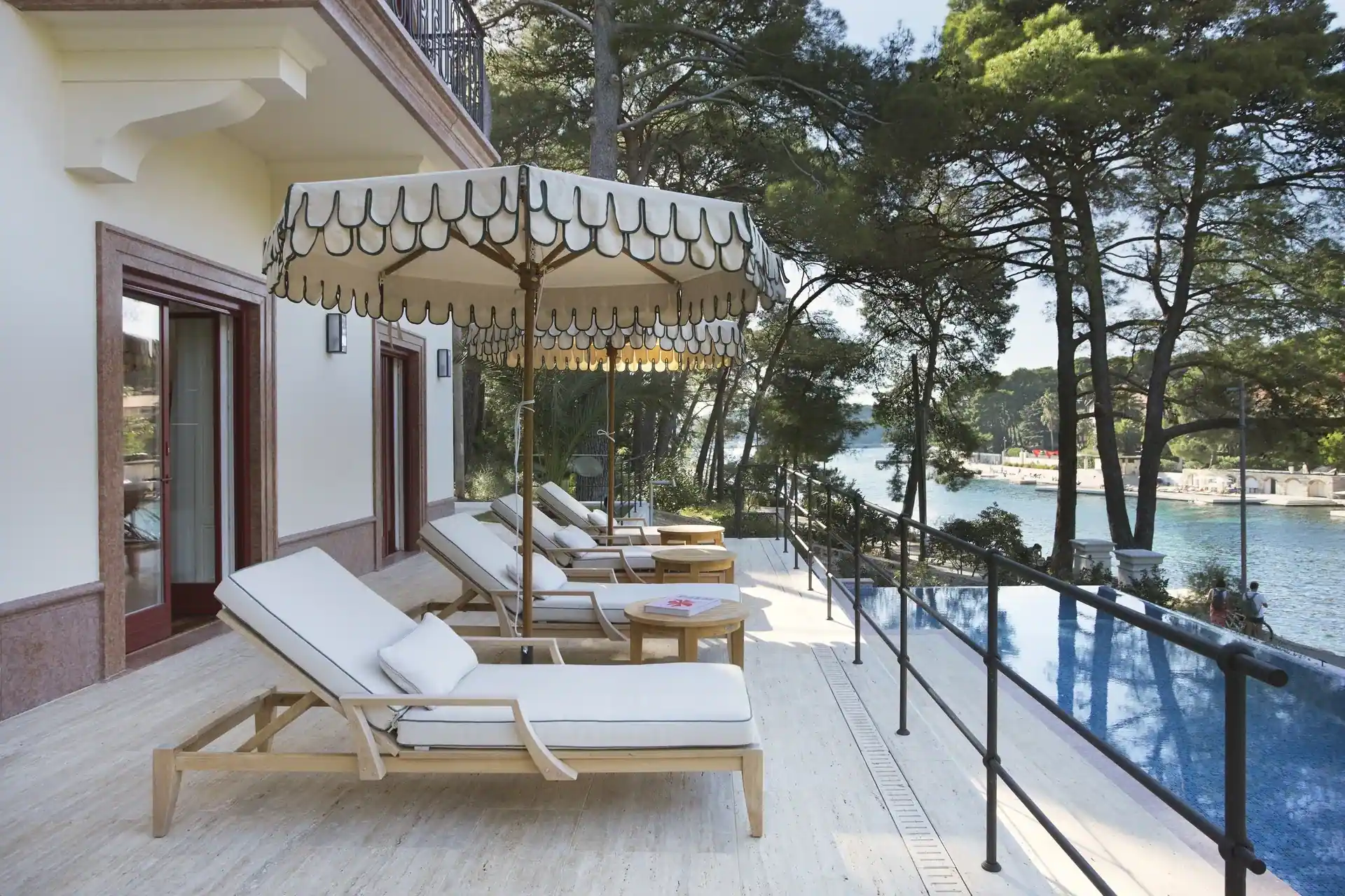 high-end-luxury-villa-nika-by-the-sea-with-pool-on-mali-losinj-kvarner
