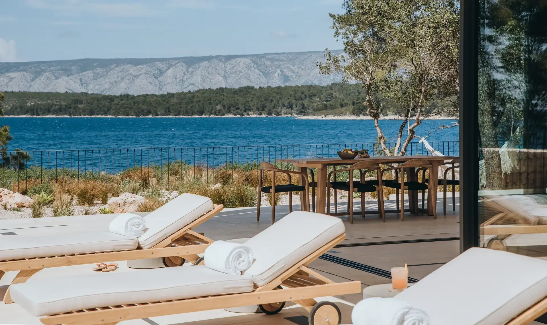 Villa Cascadia by Croatia Finest Holidays – luxury villa with swimming pool by the sea – island Hvar