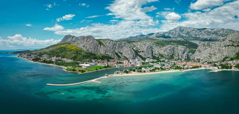 Villas in Omis