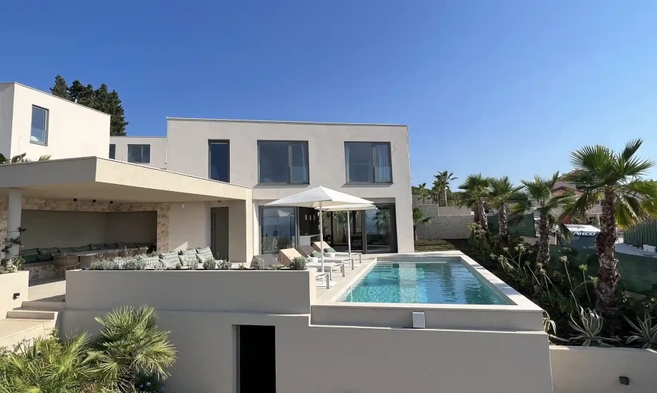 Villa Sutivan Horizon exterior with private pool and Mediterranean landscaping.