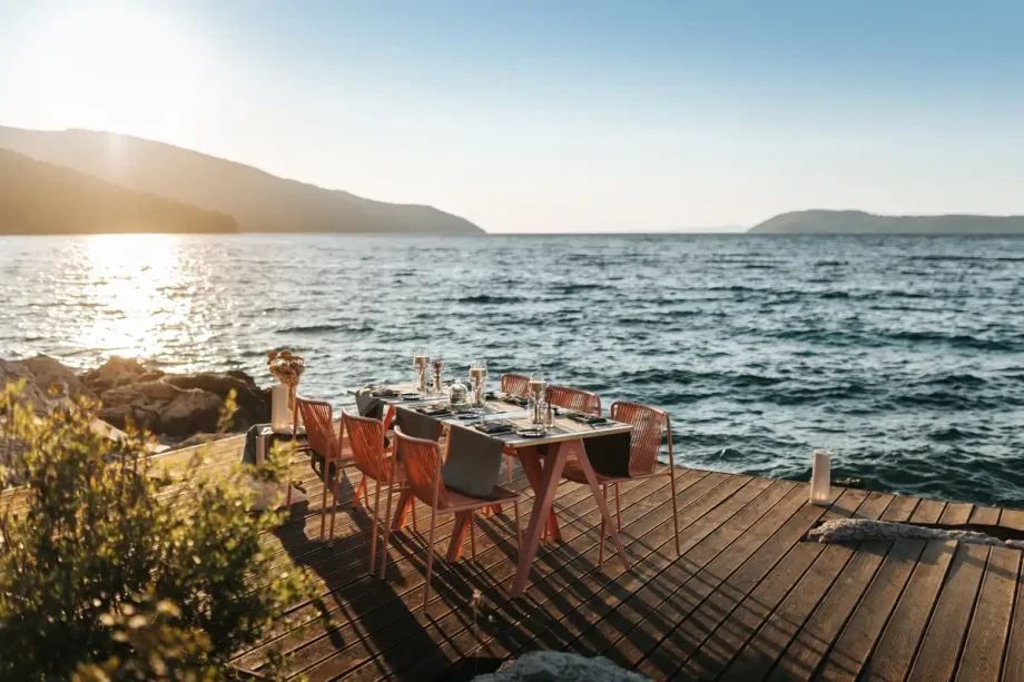 Seafront dining
