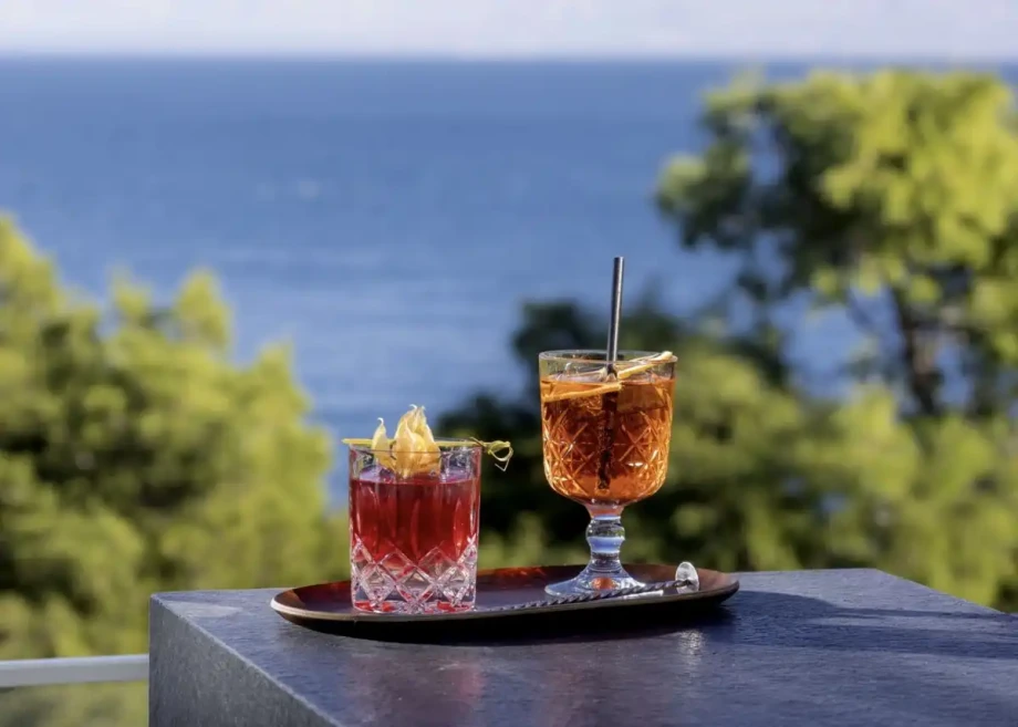 Cocktail & wine bars