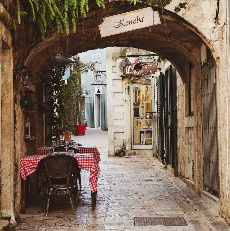 Local restaurants & konobas